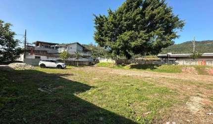 Terreno com 856m² no bairro Ressacada em Itajaí