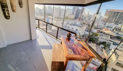 Apartamento semi mobiliado com 1 suíte e 2 dormitórios no Centro de Itajaí