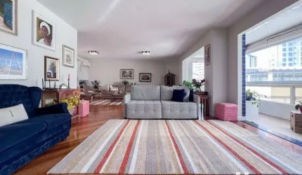 Apartamento mobiliado com 4 suítes e 1 dormitório Centro de Itajaí