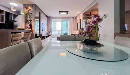 Apartamento mobiliado e equipado com 2 suítes e 1 dormitório no Centro de Itajaí