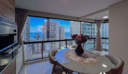 Apartamento mobiliado e equipado com 3 suítes no Centro de Balneário Camboriú