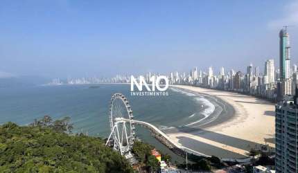 Apartamento Frente Mar e Frente Roda gigante em Balneário Camboriú