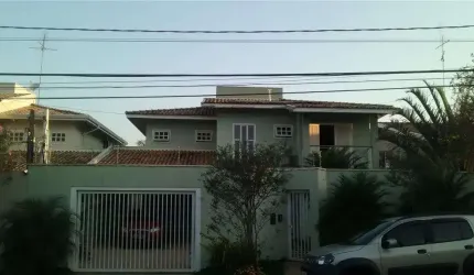 Casa à venda em Campinas, Vila Brandina, com 3 suítes, com 250 m²