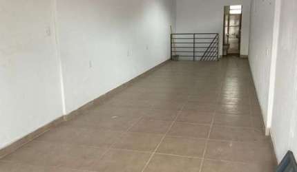 LOJA NA AV. BANDEIRANTES 80m²