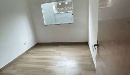 Apto 03 quartos com 01 suíte, closet conjugado, sala para dois ambientes, copa e cozinha americana, porcelanatos,  banheiro social, lavanderia  e 1 garagem.