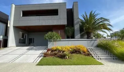 Belíssima casa Alphaville 1