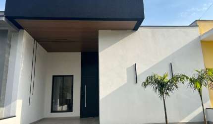 Linda casa térrea condominio Horto III