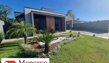 Casa de alto padrão com piscina e espaço gourmet - Mar Verde