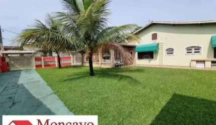 Casa em amplo terreno de 710 ms, com piscina e churrasqueira