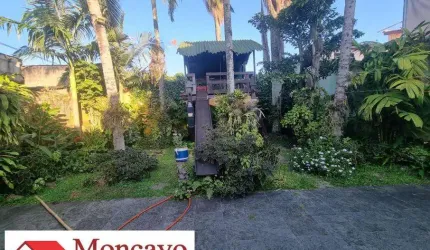 Casa perto do mar e dos comércios locais- Praia das Palmeiras
