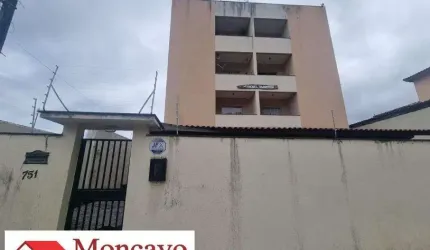 Apartamento de cobertura com 3 dormitorios e ampla varanda.