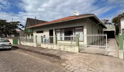 Terreno 315 mts²,02 Casas Alvenaria,100 mts da Praia, Meia Praia Navegantes