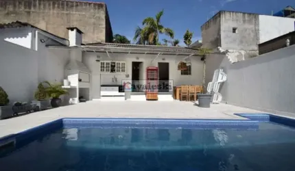 Linda Casa Térrea com Piscina com mais de 300 metros de terreno - Imperdível