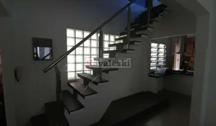 Cobertura com 3 Quartos e 2 banheiros à Venda, 180 m²