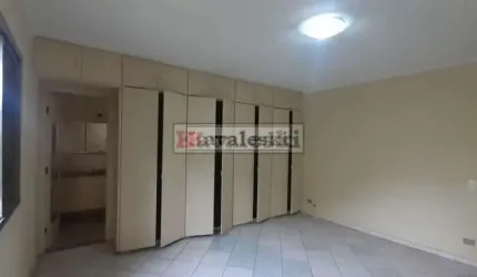 *SOBRADÃO AO LADO DO SHOPPING COM 4 DORMITÓRIOS .