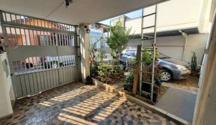 Sobrado amplo 4 dormitórios 1 suite 2 vagas - Quintal - Oportunidade