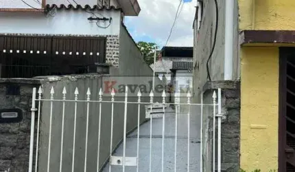 ** Imóvel a venda na região da Saúde.