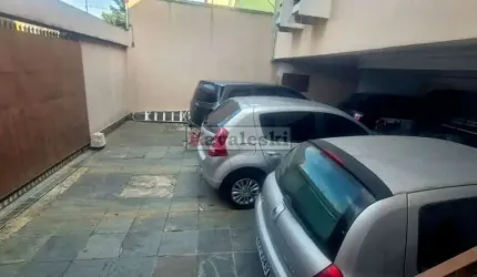 ** Sobrando residencial/ comercial a venda próximo ao metrô Saúde.