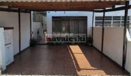 ** Sobrado a venda no bairro (Saúde).