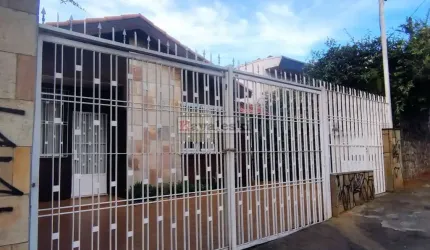 Casa térrea /- 2 Dormitórios  2 vagas , quintal , Acesso ao Metrô / Oportunidade