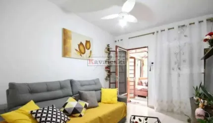 Casa Térrea Reformada 2 dormitórios 2 vagas / terraço / quintal / Oportunidade