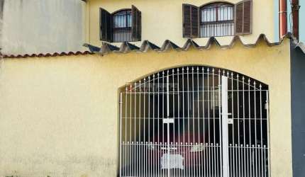 Sobrado reformado 2 dormitórios 1 vaga - quintal - Ac Financiamento