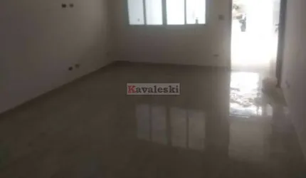 >   SOBRADO NOVO COM BELO QUINTAL NA PARTE SUPERIOR ..