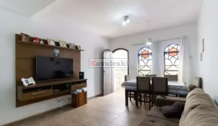 Sobrado reformado 2 dormitórios 1 vaga quintal - Metrô Sacomã