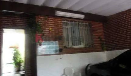 Sobrado 2 dormitórios 2 vagas quintal próx Metrô - Oportunidade