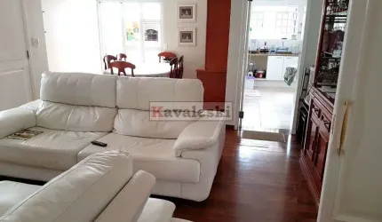 > Linda Casa Térrea no Metrô!! 4 dorms, 1 Suíte Master, 4 Vagas, Quintal com Churrasqueira!