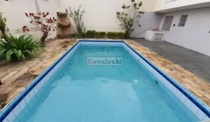 Sobrado com 5 quartos sendo 2 suítes, piscina na Vila Moraes .