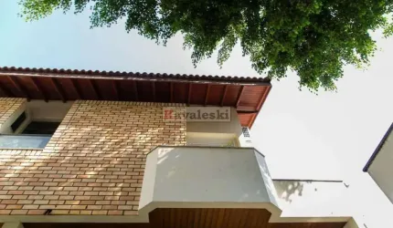 Sobrado  à venda na Chácara Inglesa com 300m², 3 quartos e 7 vagas.