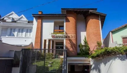 Fantastico sobrado Jd.Saude 400 m2 ac, 4 dormitórios 2suites, 4 vagas- Quintal -