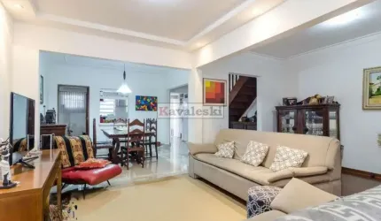 Casa à venda com 200m², 4 quartos e 2 vagas