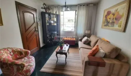 Linda casa para venda em rua tranquila  - 11 minutos do metro Santa Cruz!