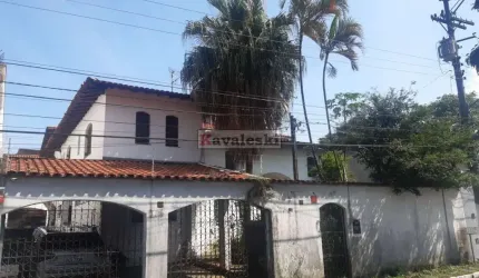 Sobradão 4 dormitórios 2 suites 8 vagas quintal com Piscina- 500 mts de area construida