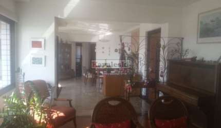 Apartamento com 4 suítes, 4 Vagas e 225 metros de área no Jardim da Saúde.