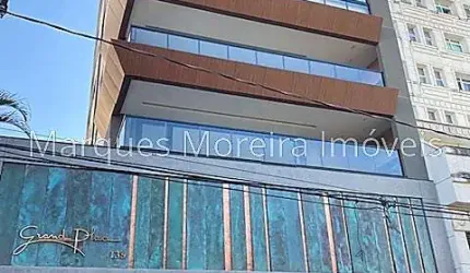 Lindo apartamento de frente para praça do Bom Pastor