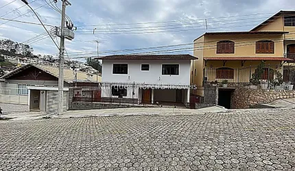 Espetacular casa no Quintas da Avenida.