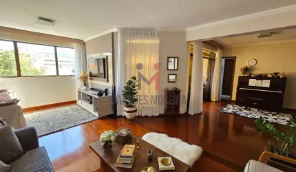 Uma imóvel precioso, na melhor localização da cidade!