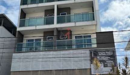 INVESTIMENTO IMPERDÍVEL! Cobertura de Quarto e Sala com Varanda e Garagem a 100m da UFJF!
