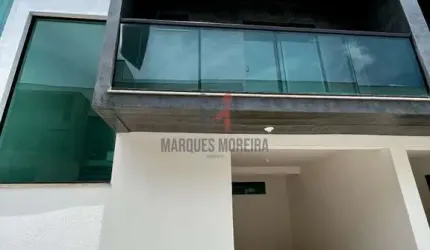 Casa à Venda em Condominio