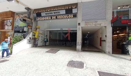 Vende-se Garagem no Centro da Cidade.