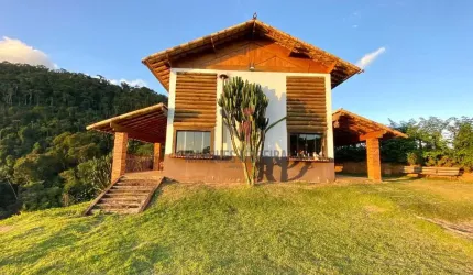 Excelente Granja em condomínio no Bairro Retiro.