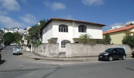 ótima casa de esquina em uma área valorizada do São Pedro