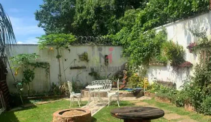 Encante-se com esta casa em condomínio fechado em Juiz de Fora!