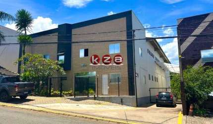 Barracão industrial em condomínio de alto padrão em Valinhos-SP: 6 salas, 6 banheiros, 4 vagas de garagem e 691,49 m² de área.
