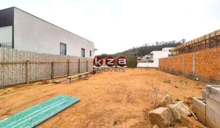 Terreno de 300m² em condomínio à venda em Valinhos-SP, no Residencial Mont' Alcino
