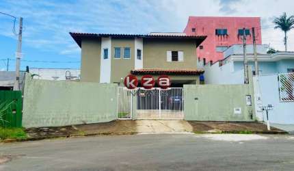 CASA A VENDA EM BOLSÃO DE SEGURANÇA EM VALINHOS/SP.