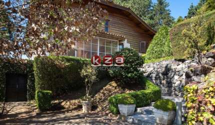 Casa de Luxo à Venda em Campos do Jordão - Green Hills Village: 5 Quartos, 3 Suítes, 3 Salas, 8 Banheiros, 3 Vagas, 300m².